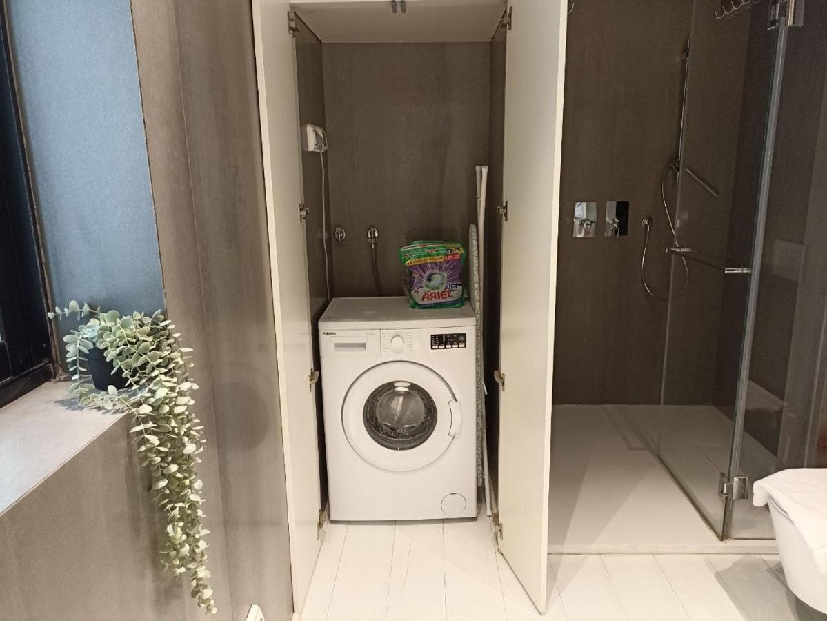 Yalarent Sea-Breeze Penthouse With Jacuzzi Lägenhet Bat Yam Exteriör bild