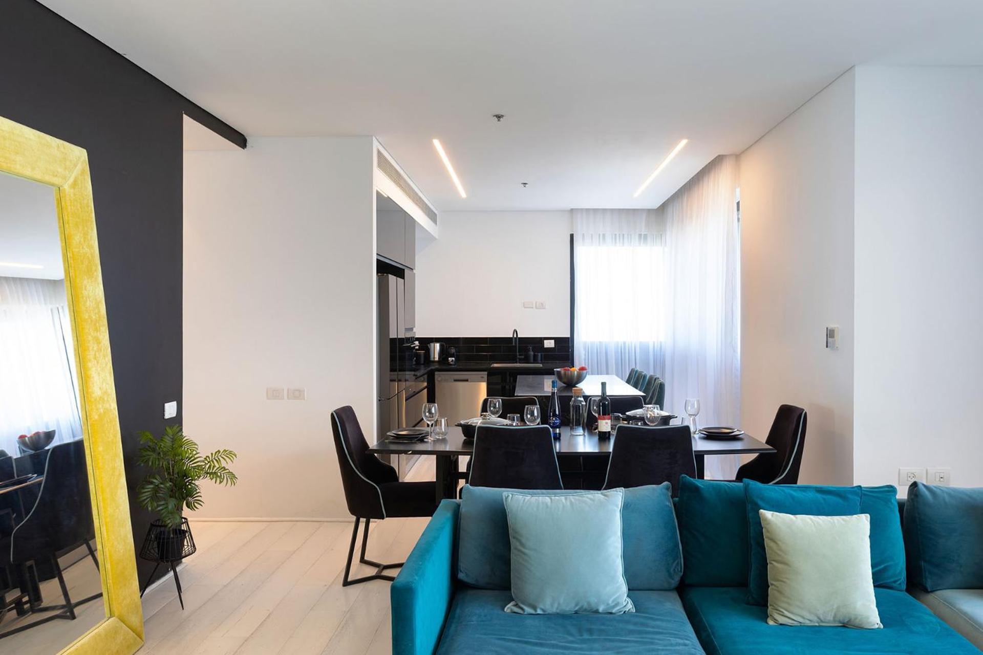 Yalarent Sea-Breeze Penthouse With Jacuzzi Lägenhet Bat Yam Exteriör bild