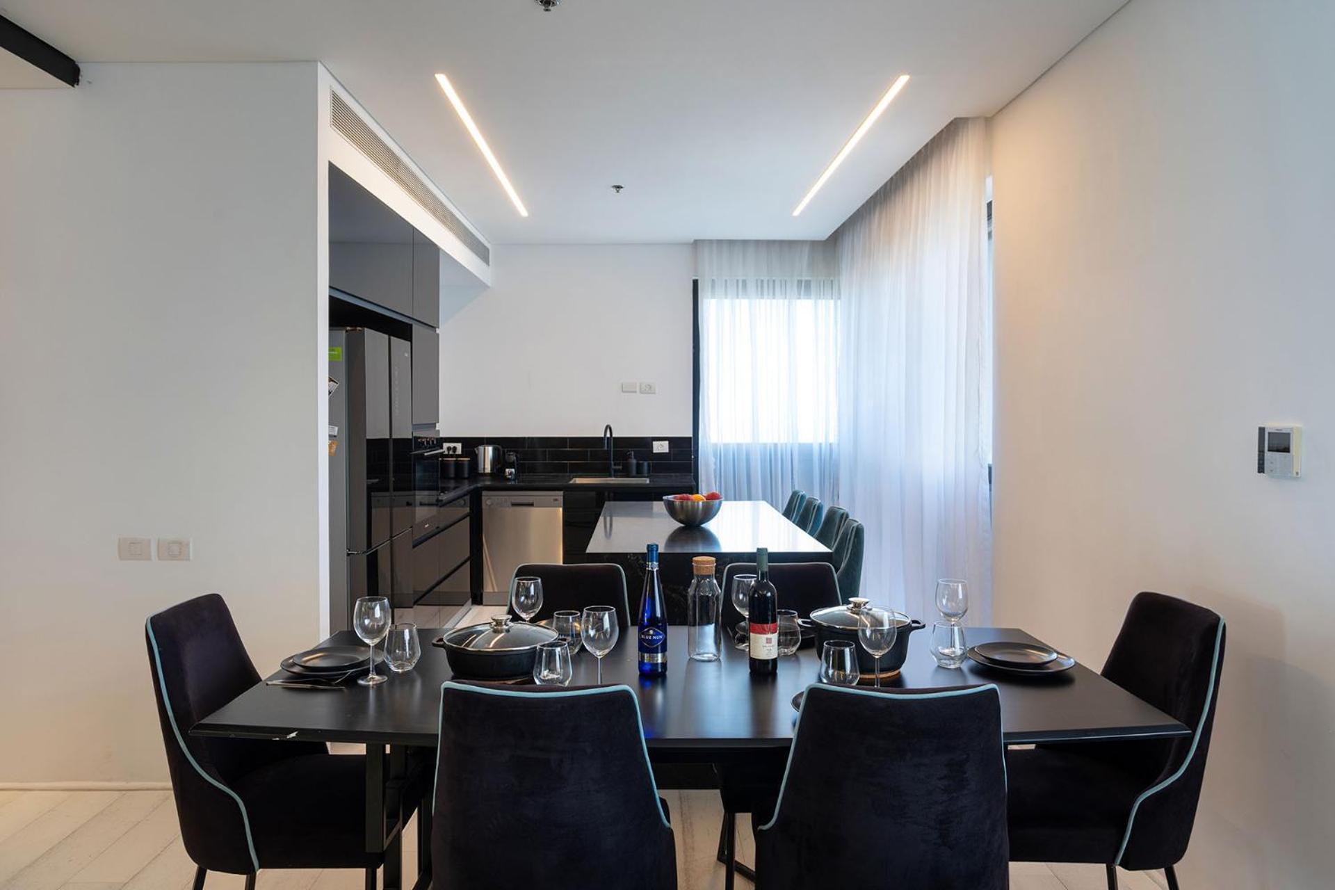Yalarent Sea-Breeze Penthouse With Jacuzzi Lägenhet Bat Yam Exteriör bild